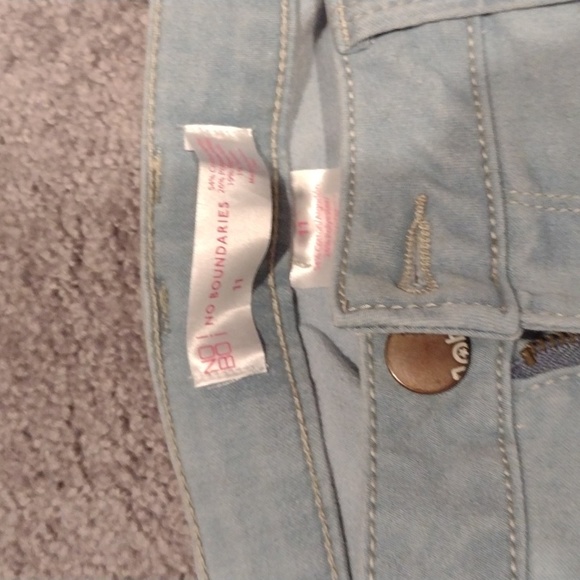 Jeans - Picture 3 of 3